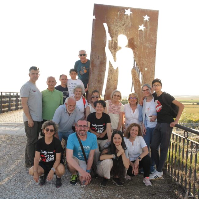 En el monumento de la autovía con la CVS
